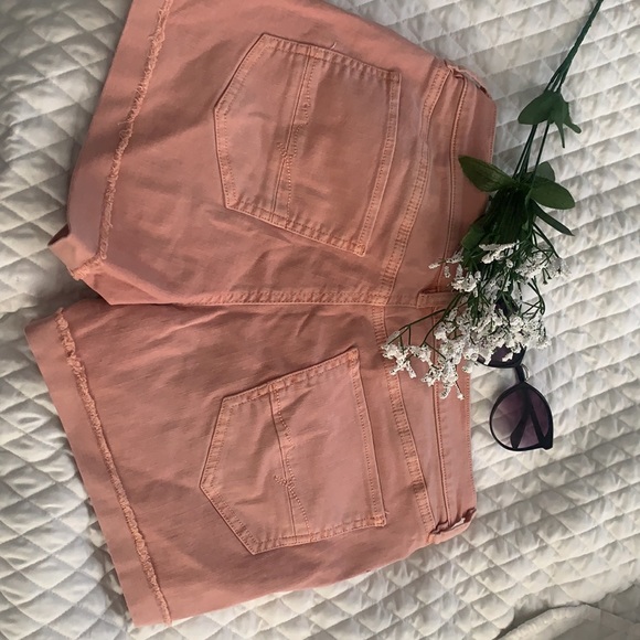 Shorts - Picture 2 of 5